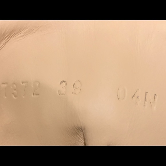 Authentic Gucci Boots. Iconic ‘Snake detail’. - Picture 3 of 5